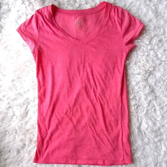 Active Basic Tops - Pink V-neck t-shirt